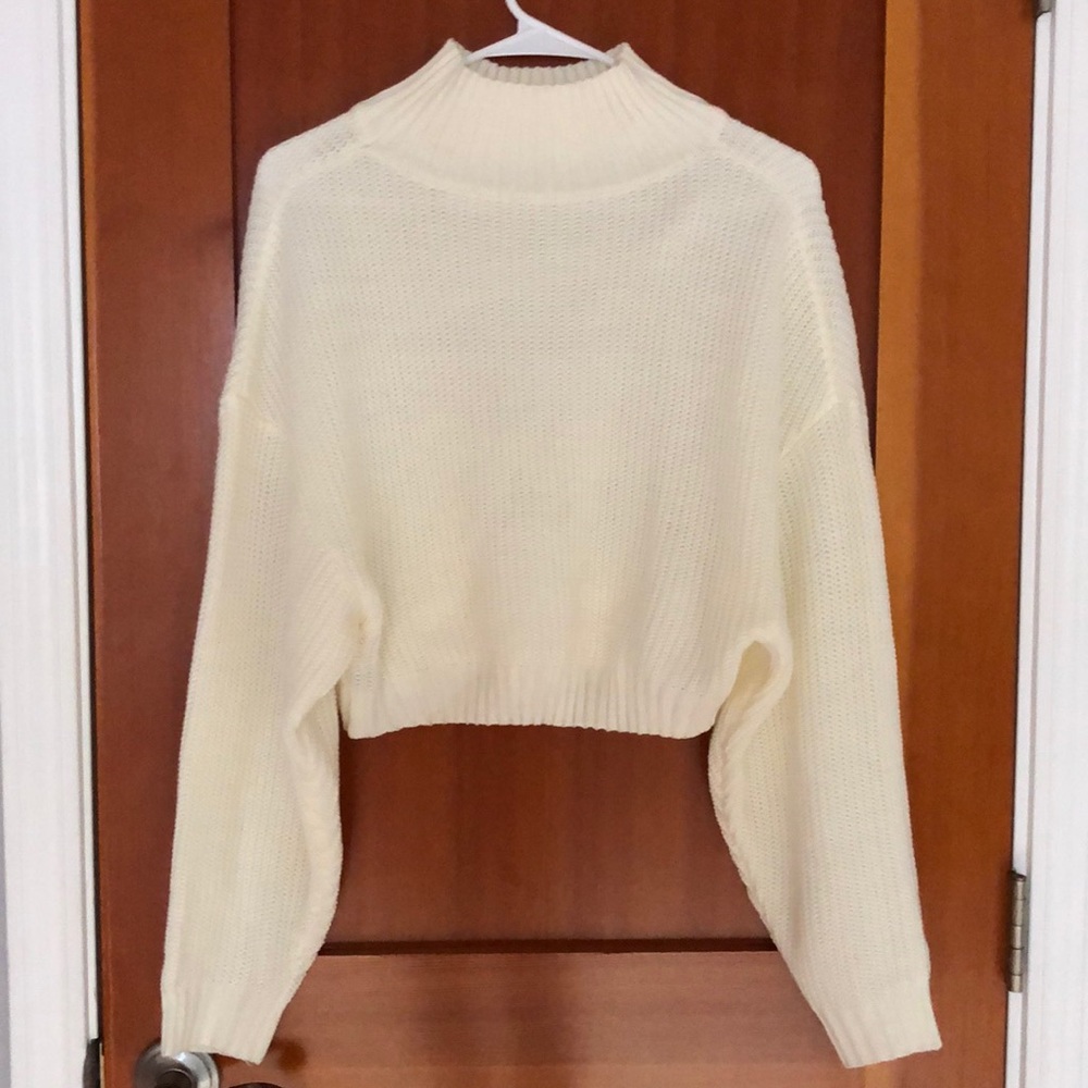 Zaful Size M Mock Neck Drop Sleeve Crop Sweater in Cream
